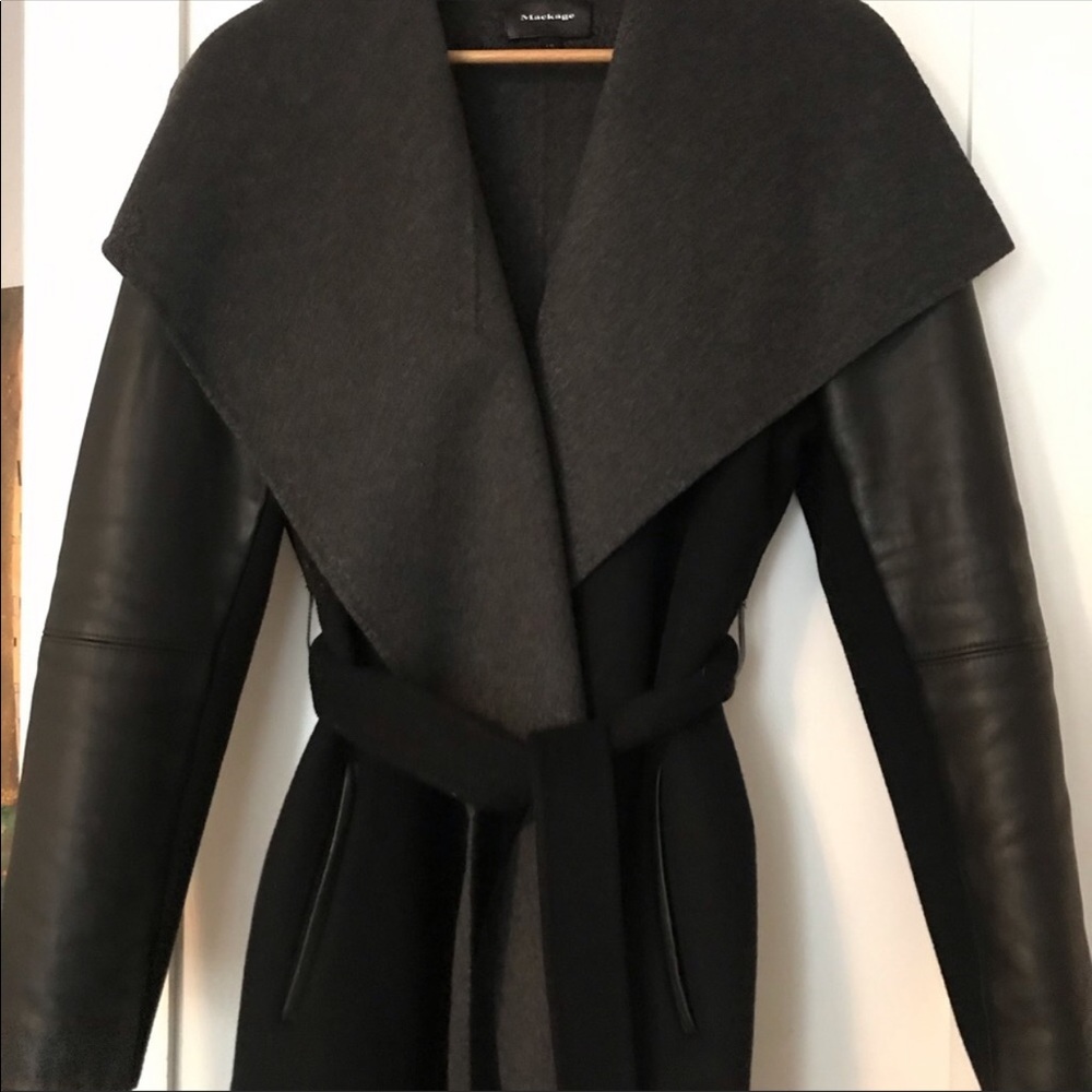 Macakge wrap coat
